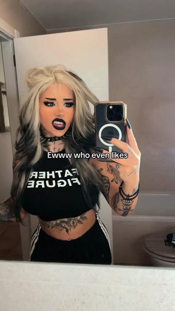 @Em🖤