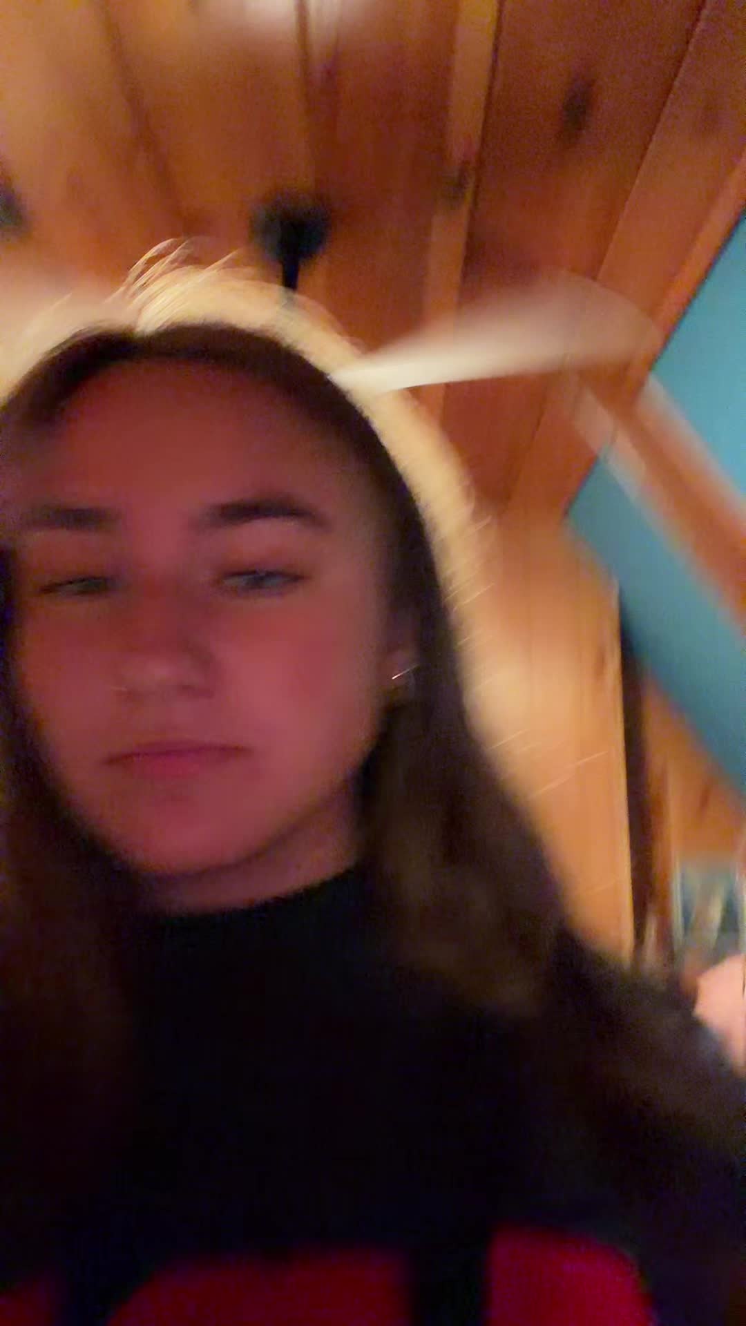 @laura