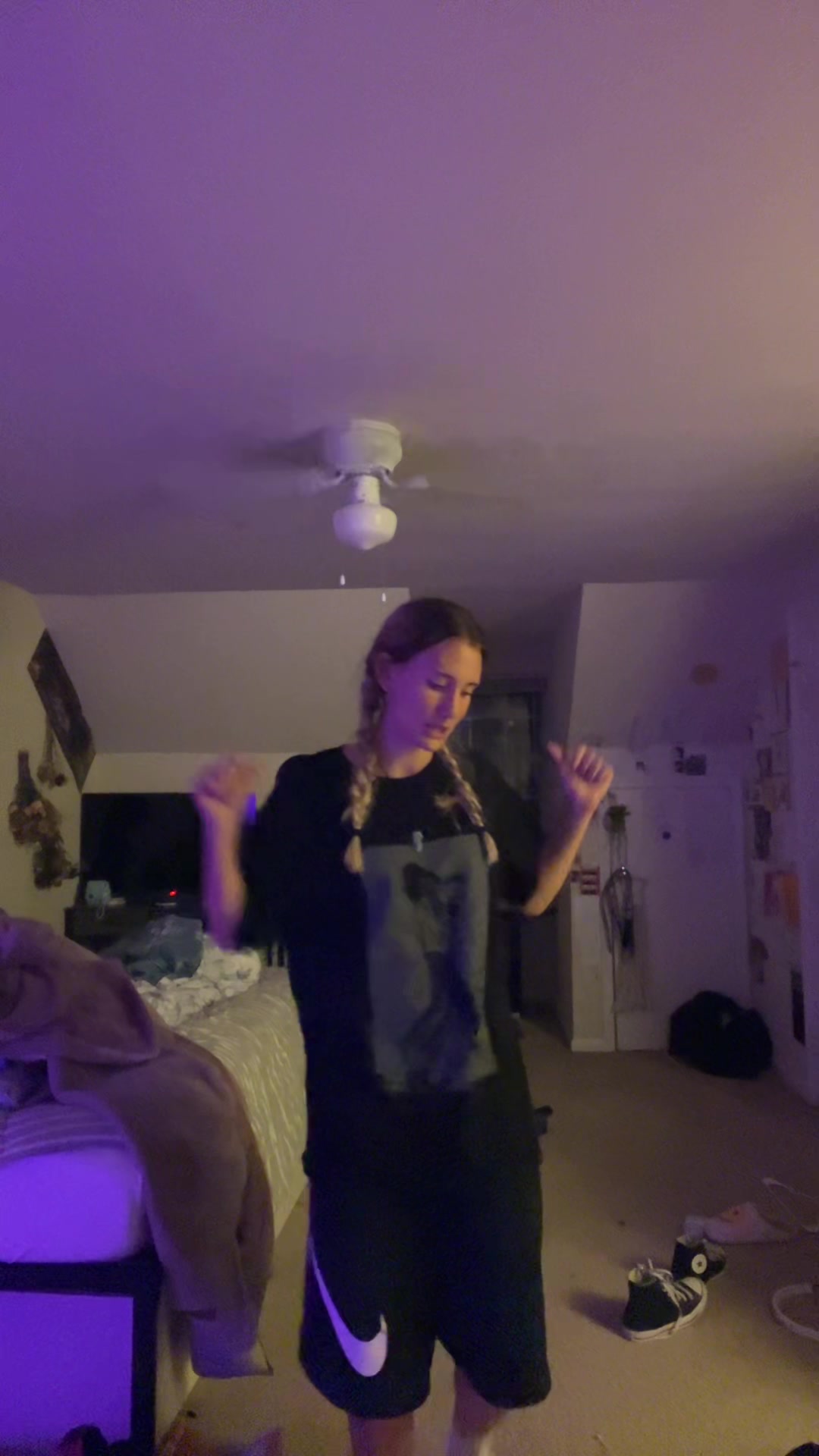 @Sammi☮︎