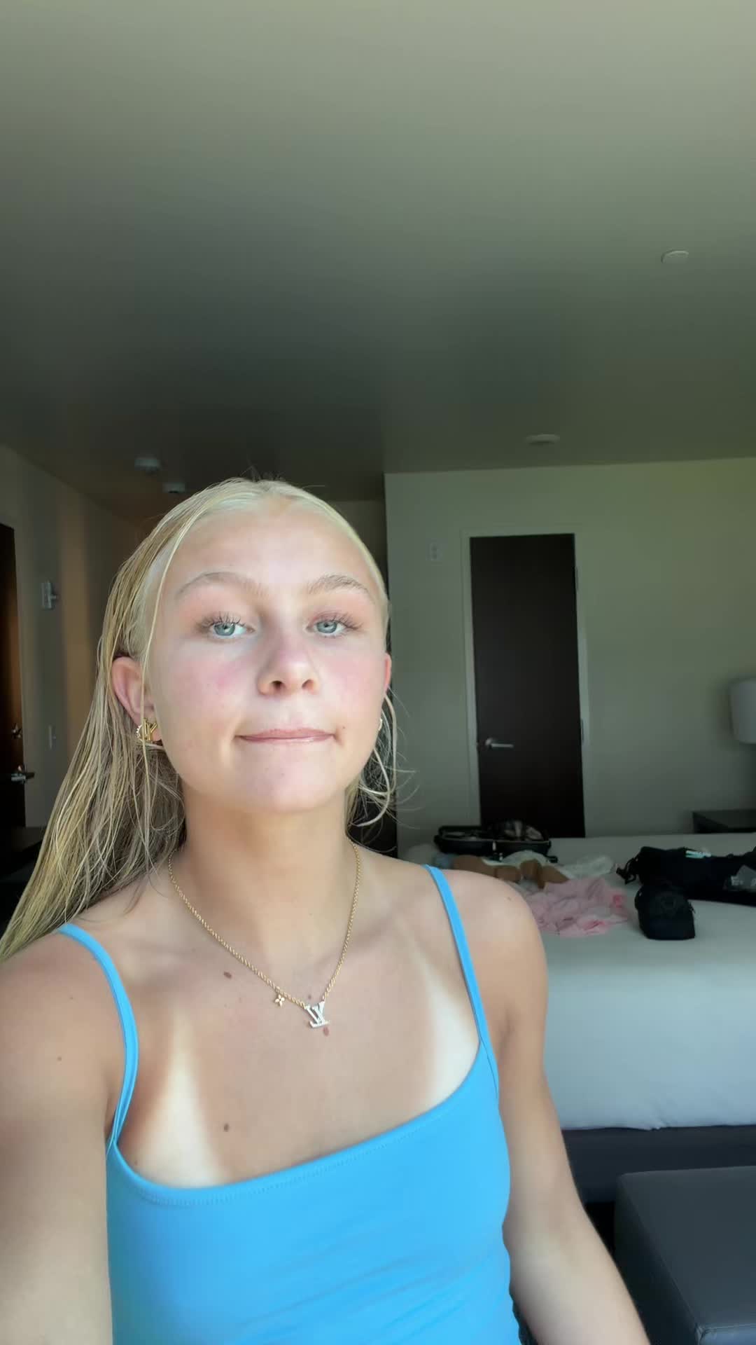 @???