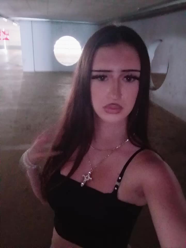 @𝓔𝓵𝓵𝔂❄️