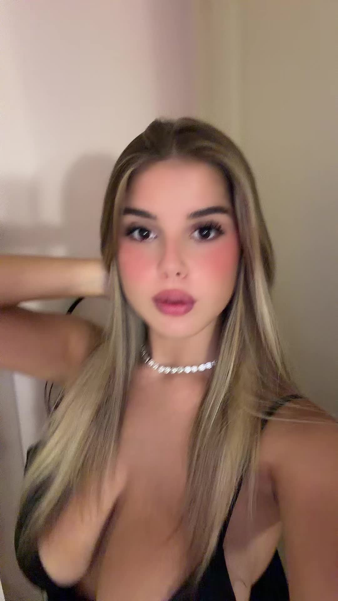 @𝟷𝟿