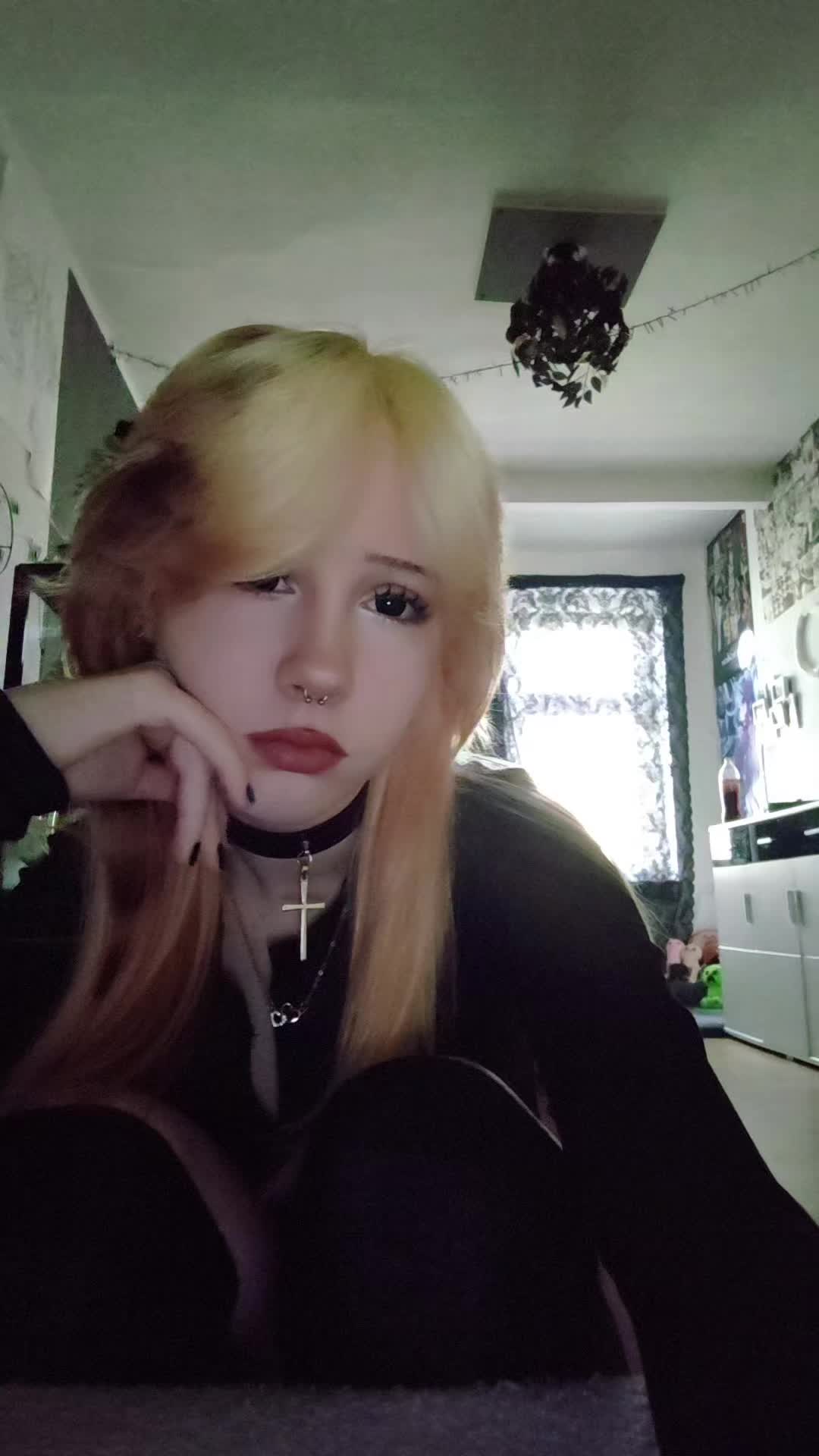 @<3