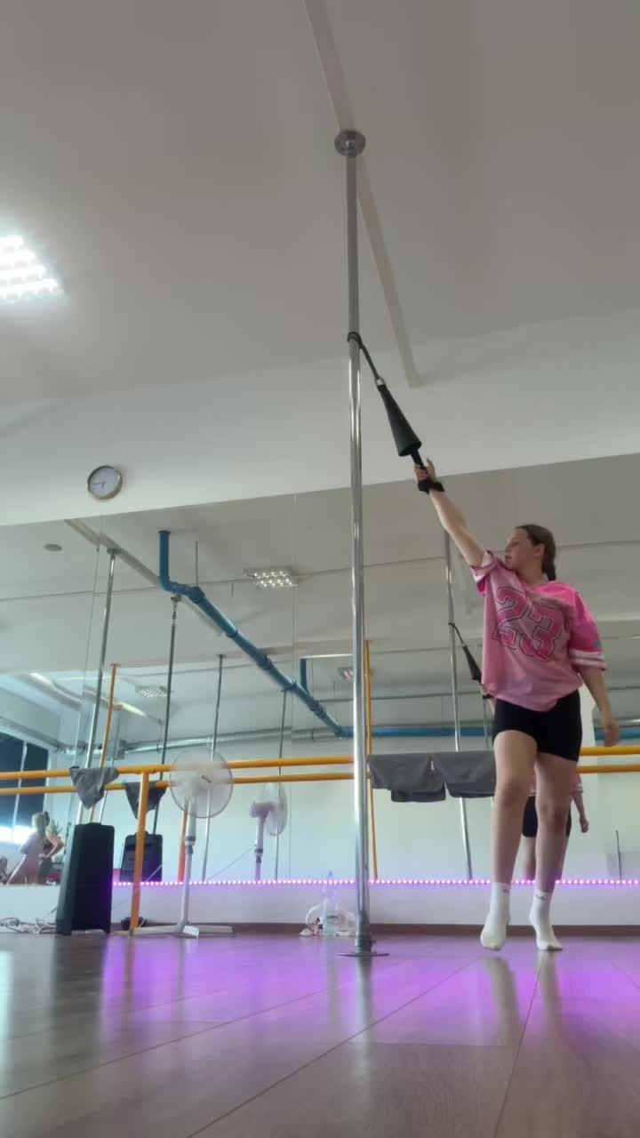 @_pole_flow_dance_pola_