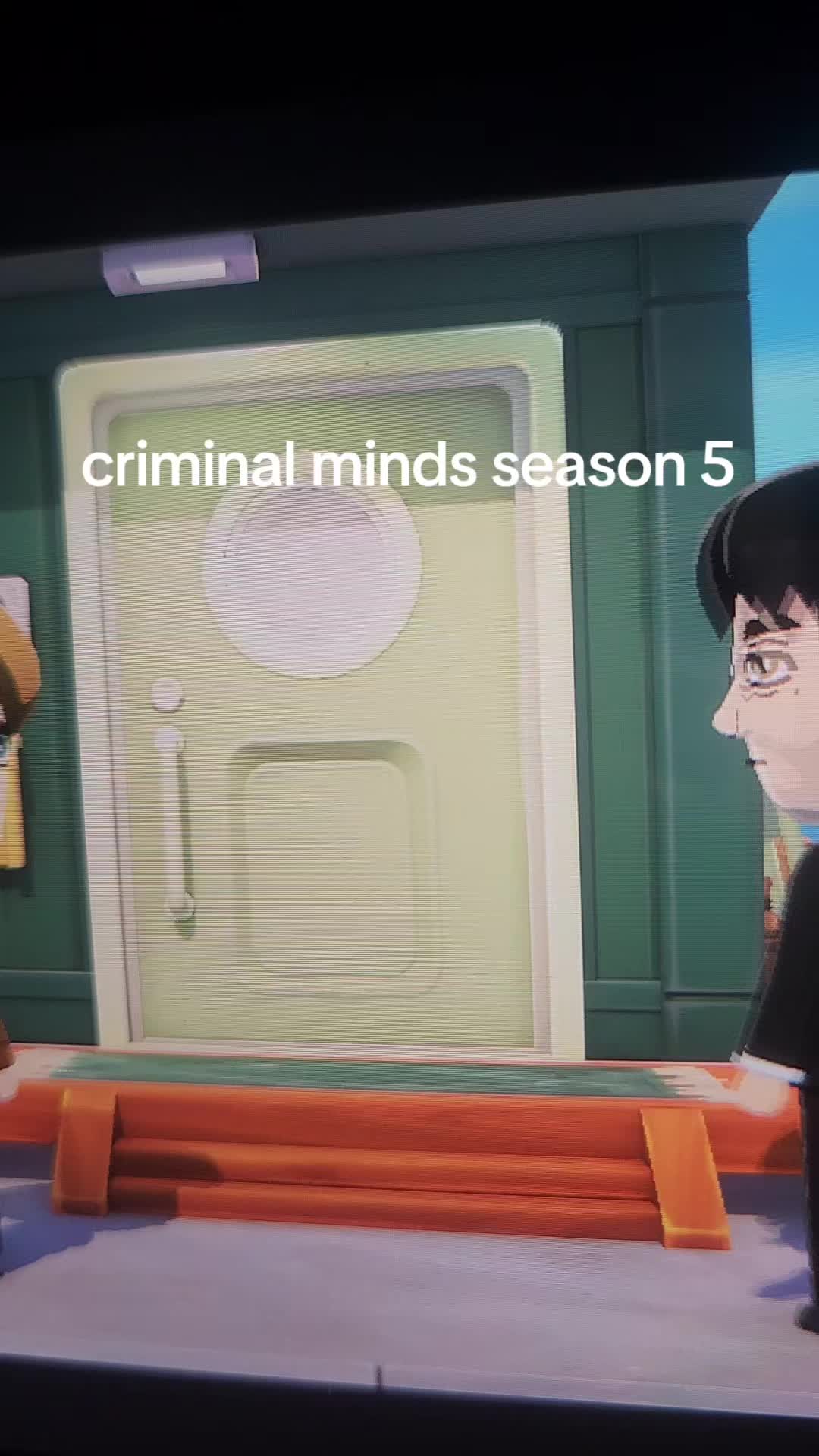 @August 🦨