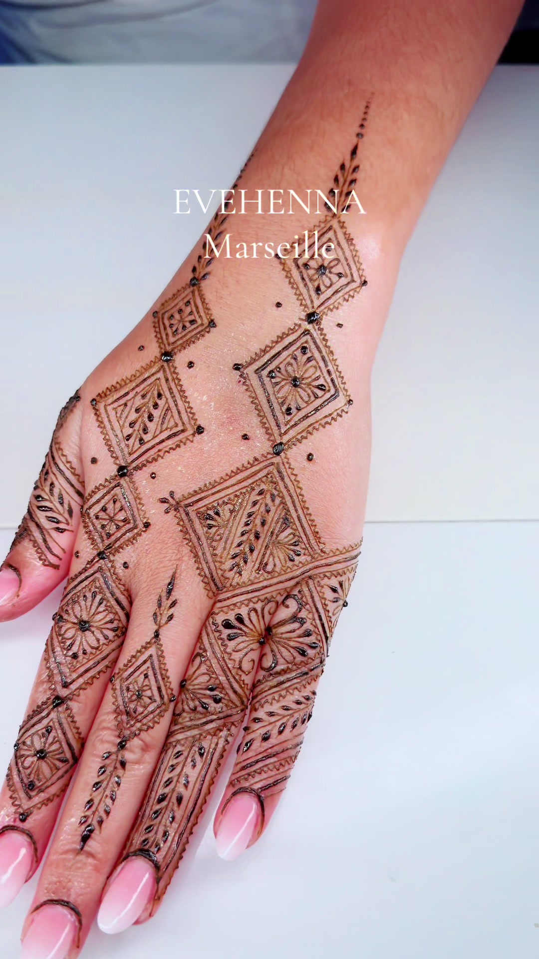 @Evehenna