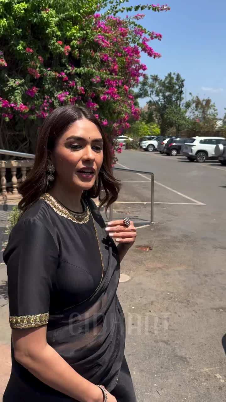 @mrunalthakur