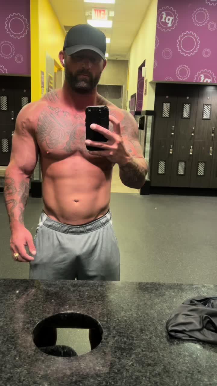 @richieswollerton