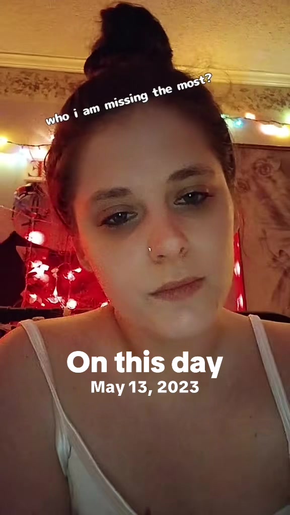 @AshWms💋