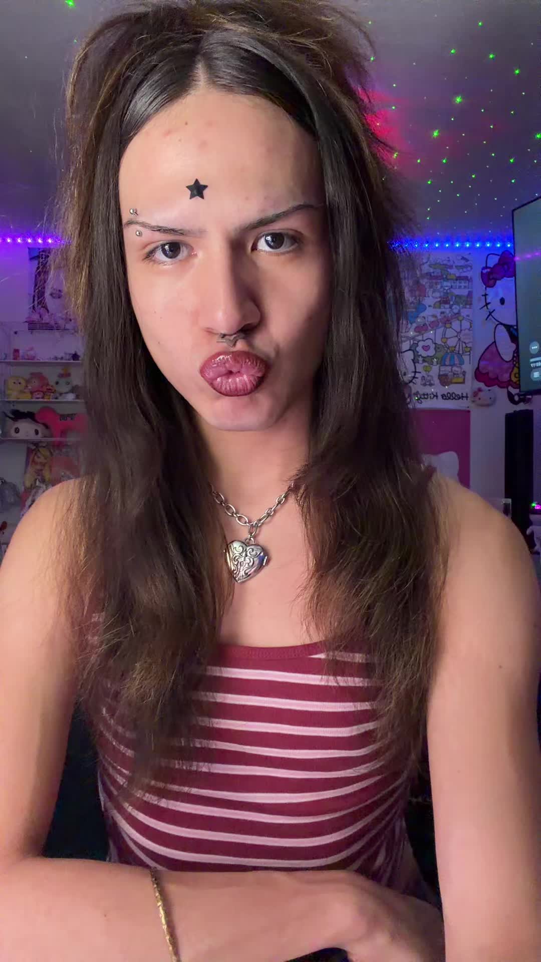@★★★