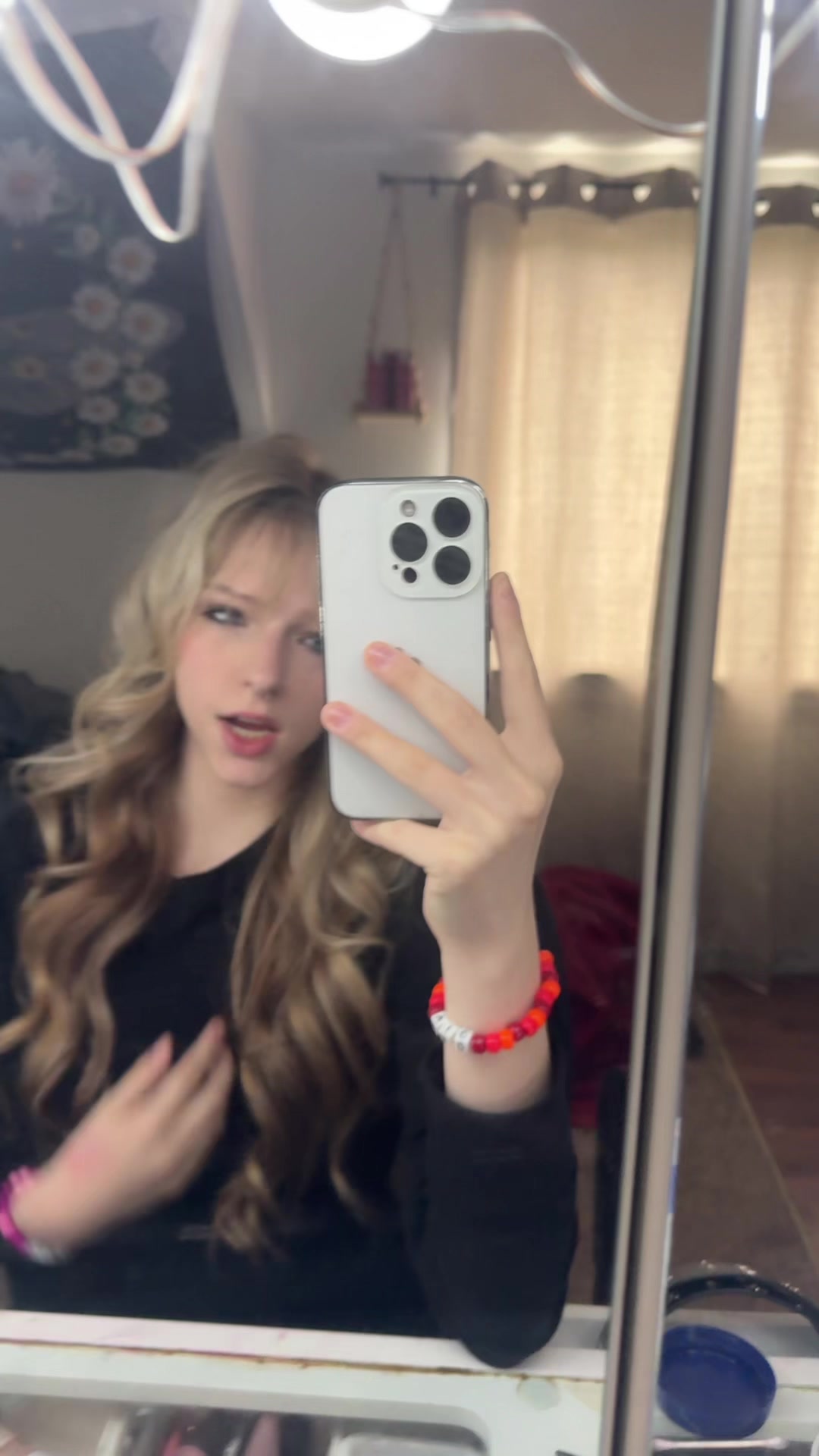 @ɐıΛ🧟♀️
