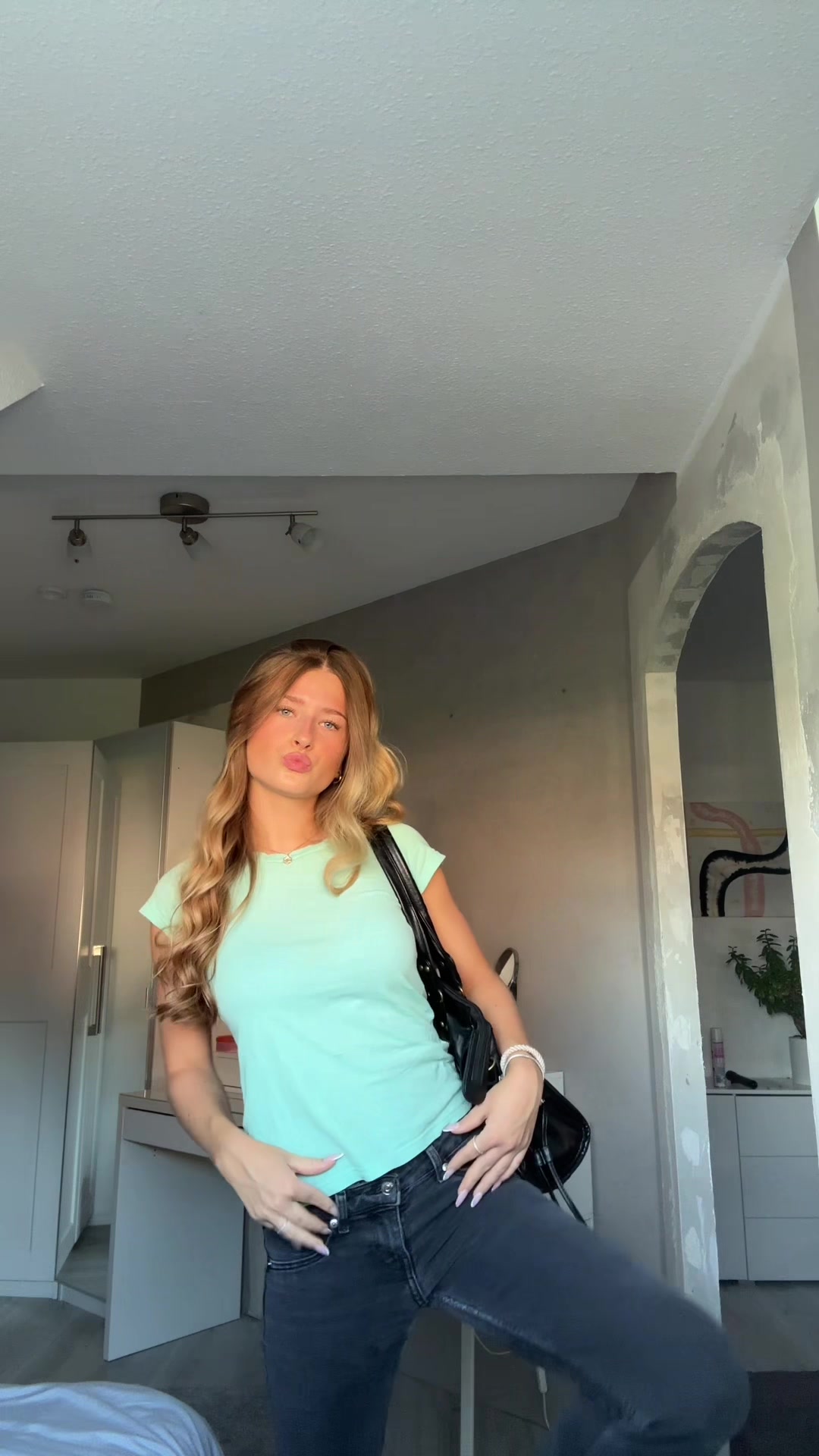 @𝓔𝓶𝓶𝓲
