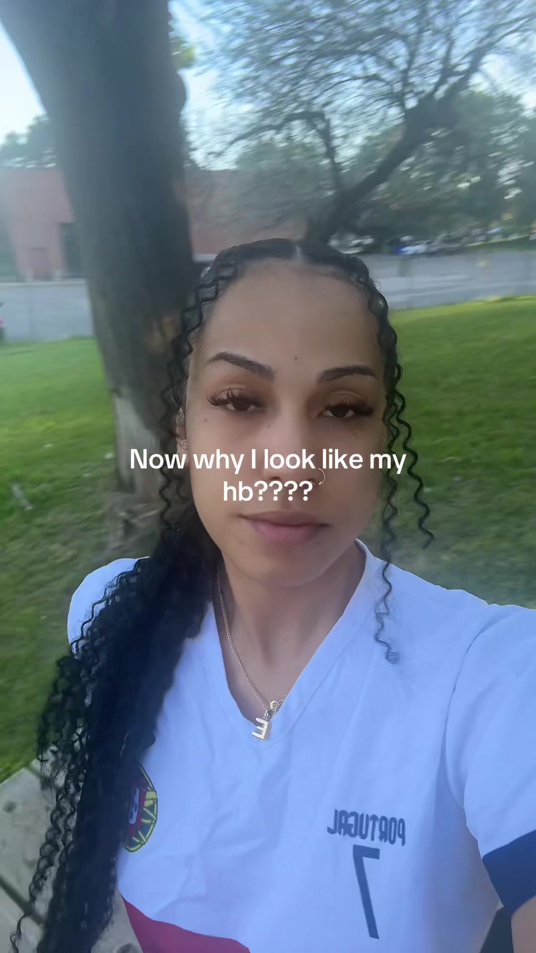 @ELLENIA MIONI