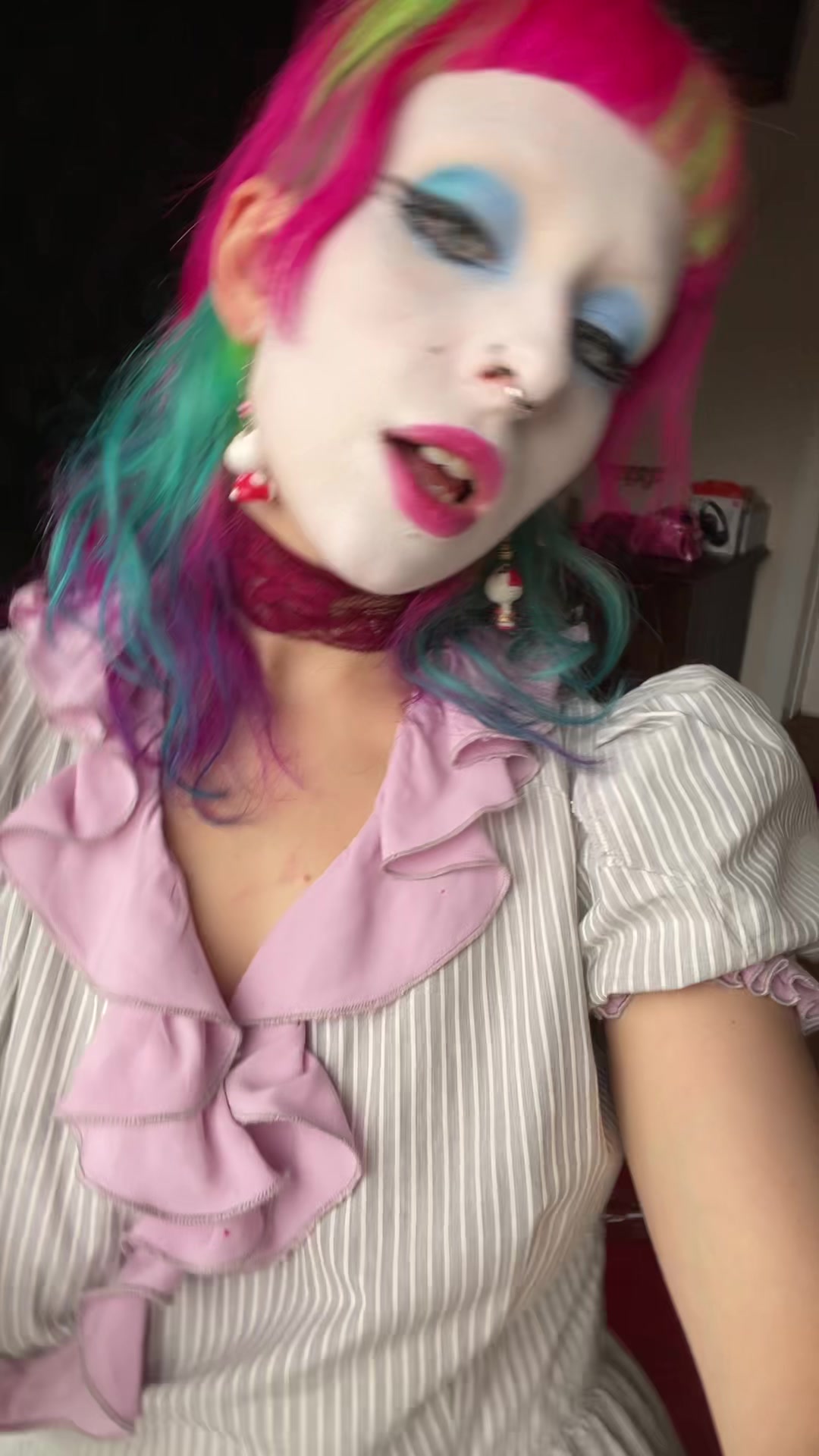 @weirdlywelldressed