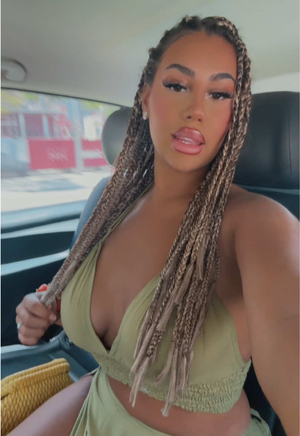 @azuryaaoff