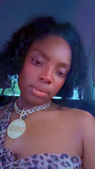 @_UnhingedGoldieezee