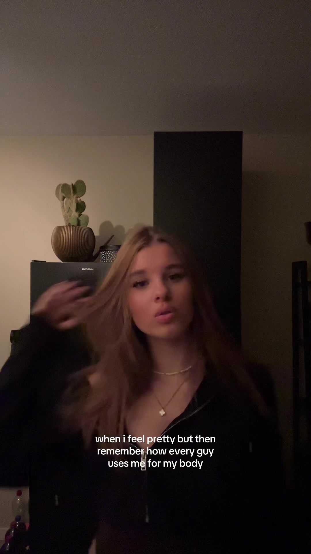 @👤