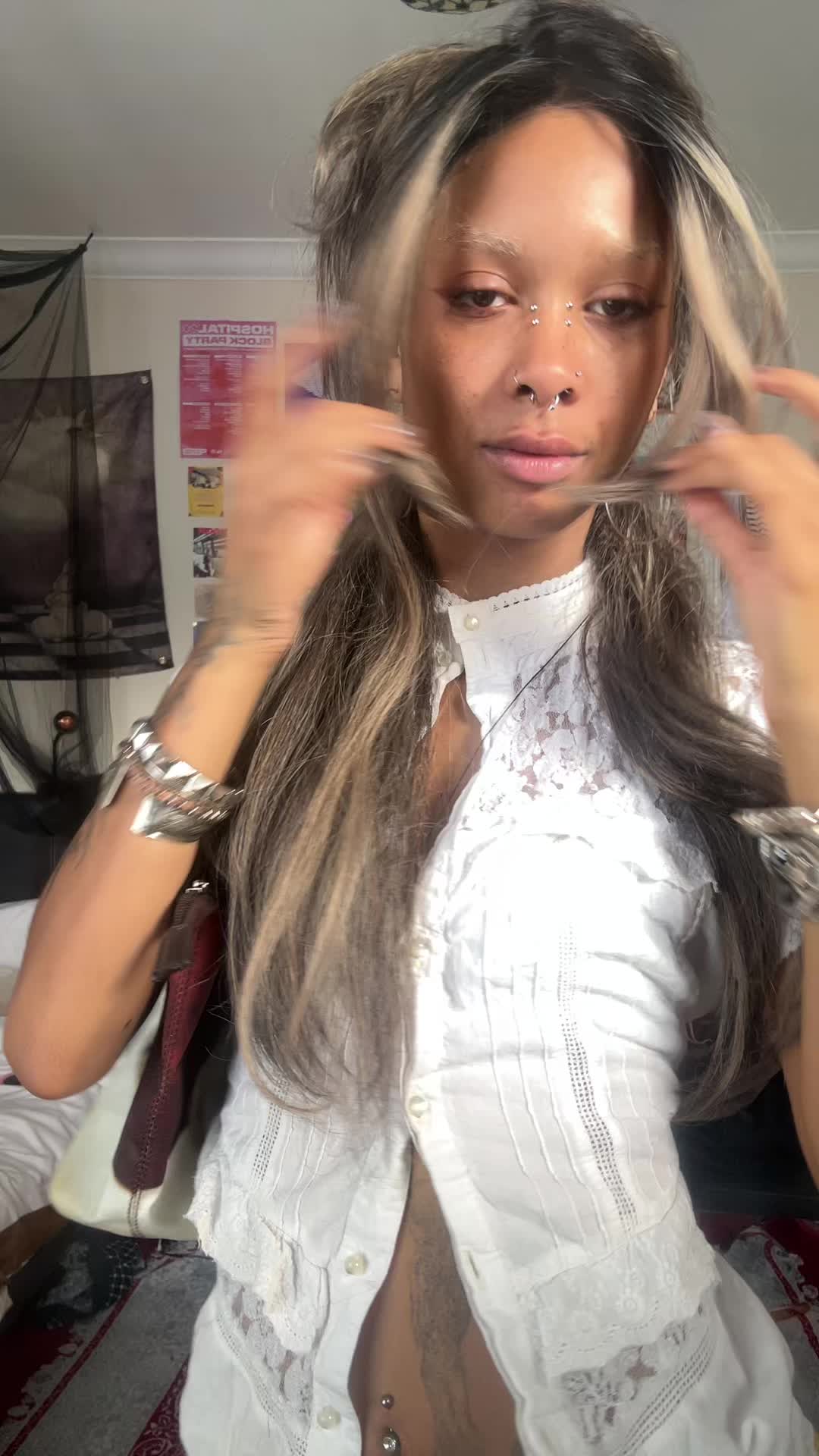 @smokinghotbabe3000