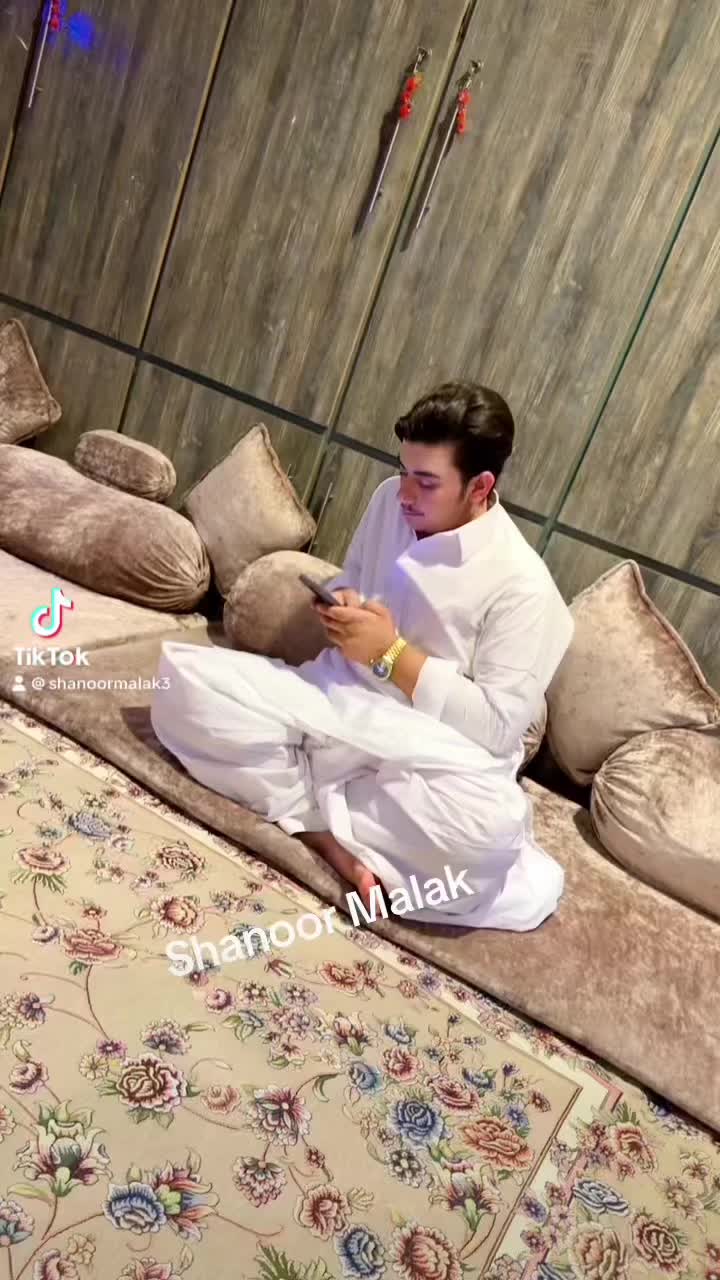 @MALAK SHANOOR😎😡😶🌫️