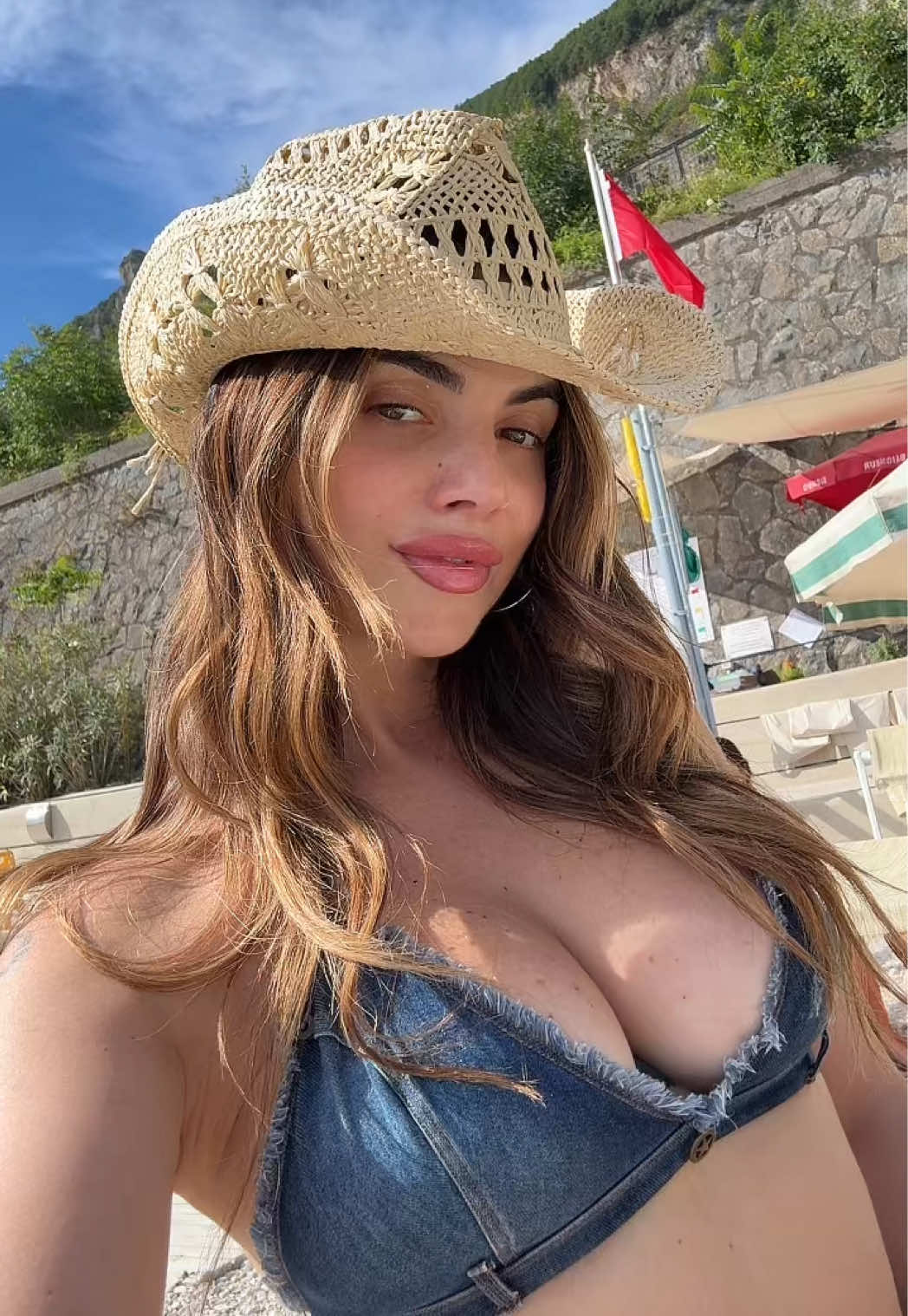 @Mary 🦋