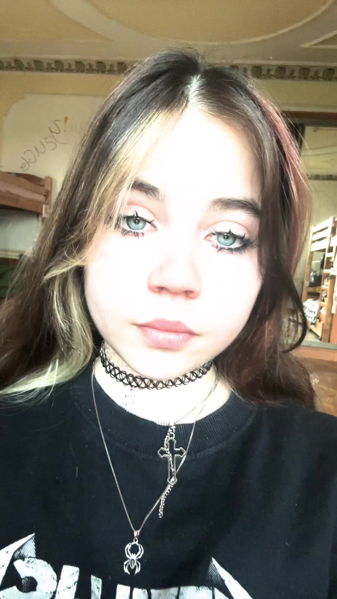 @ᶻ 𝘇 𐰁