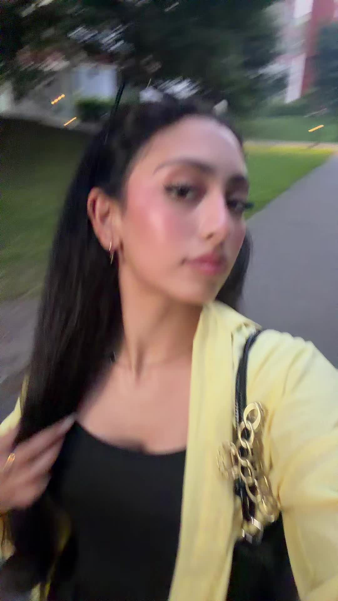 @𝐄