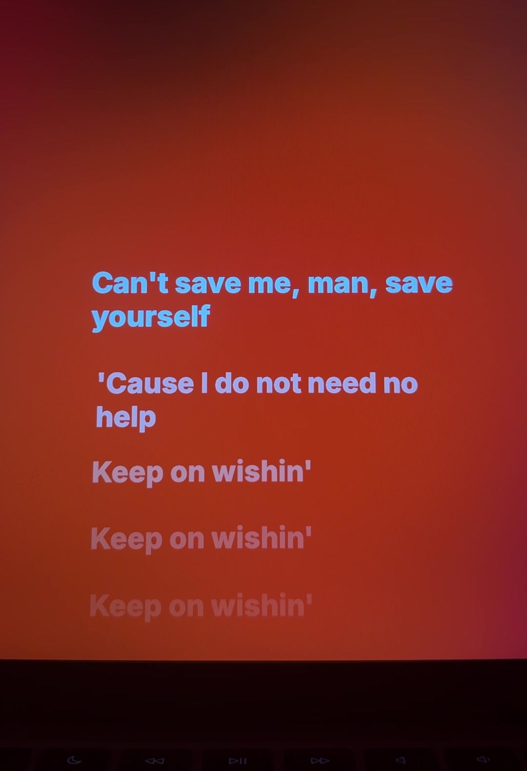 @🎧