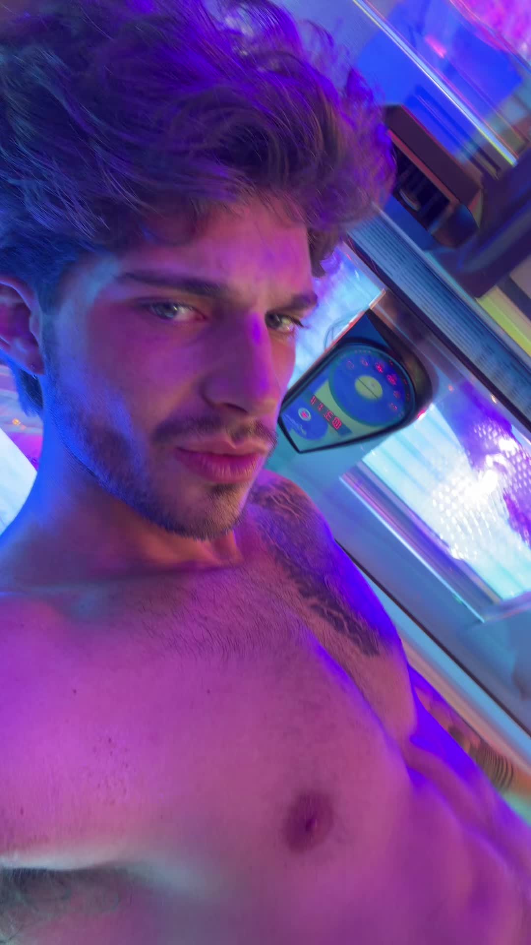 @Leo ⭑