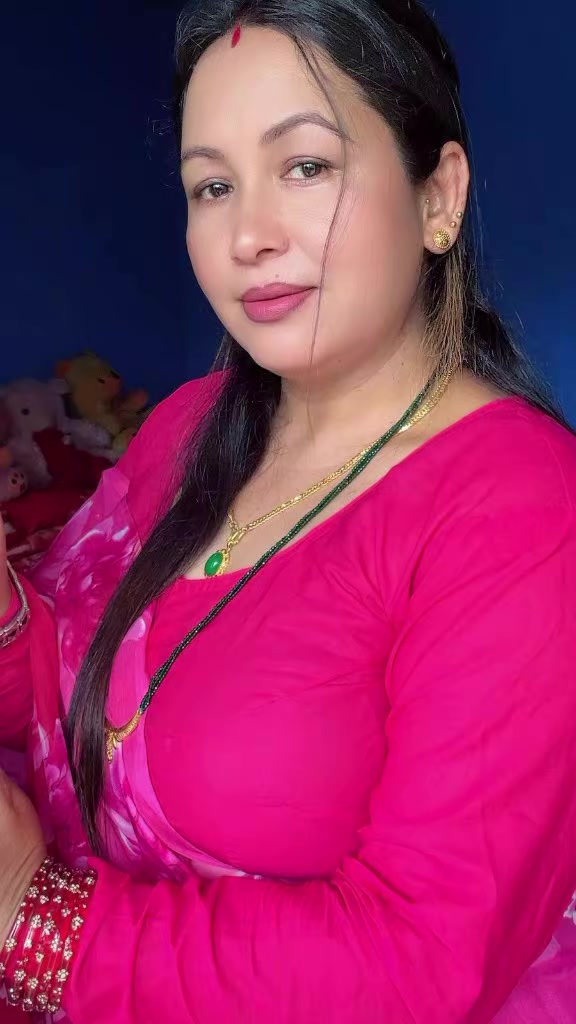 @Paru khadka💗💐