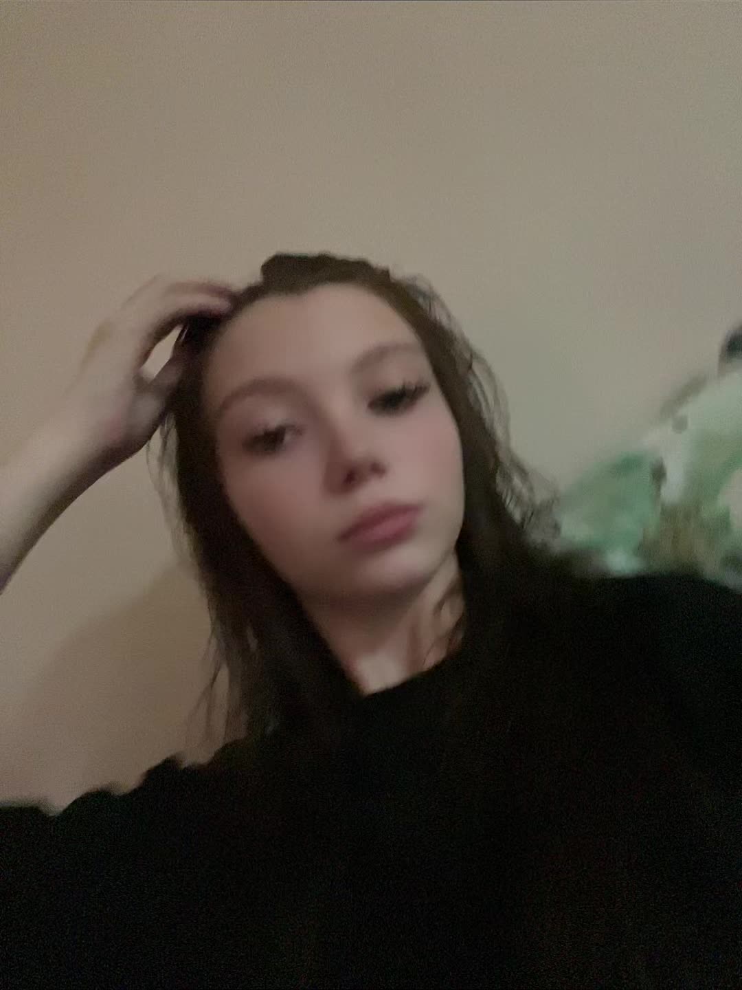 @Lika_2402