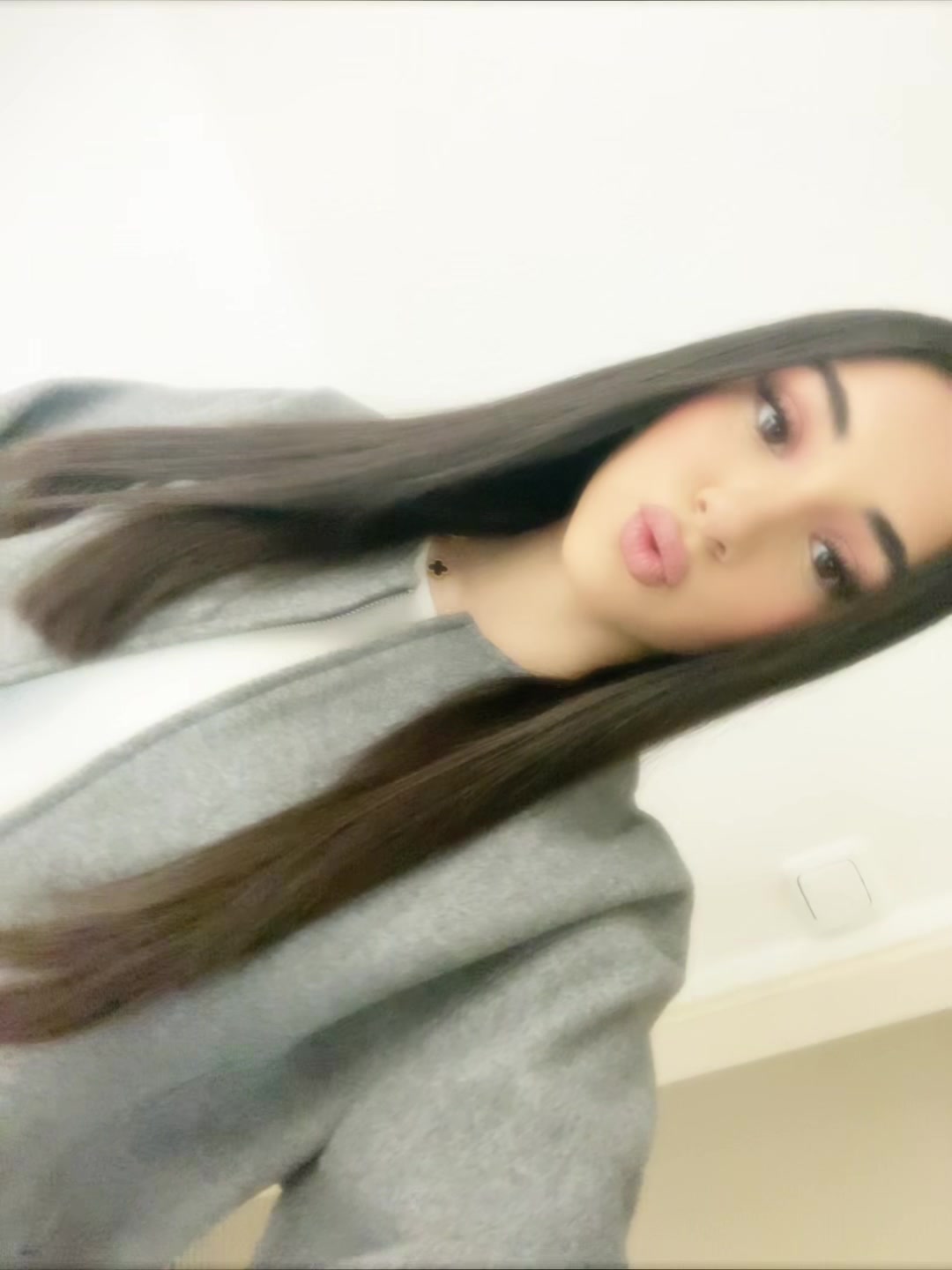 @๐๐ก๐๐ข๐ฆ๐