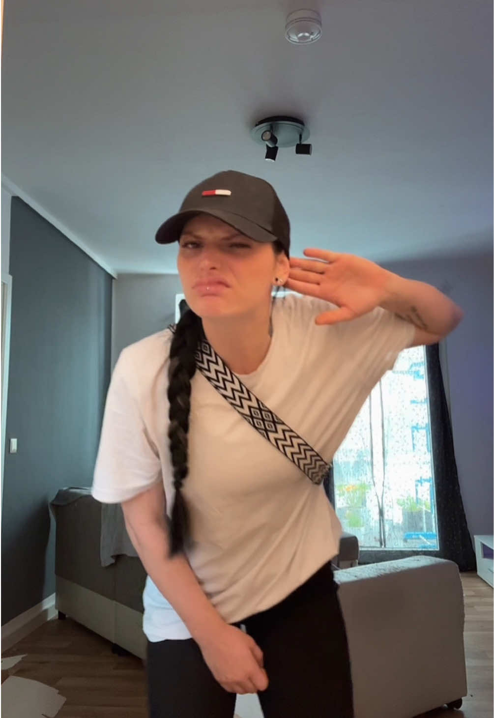 @ʜᴏɴᴇꜱᴛʏ