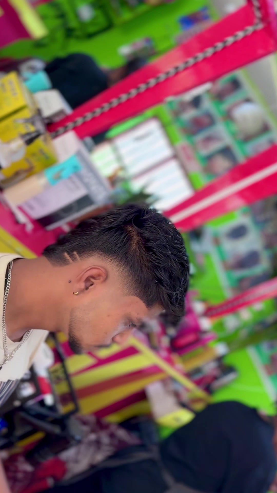 @gwaltar shyam vai hair cutting