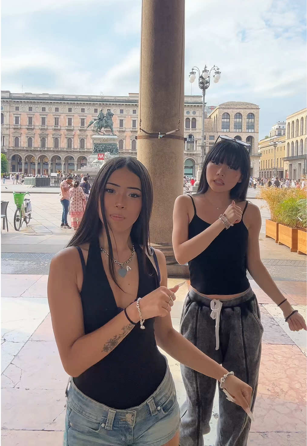 @𝘓𝘢𝘳𝘢 💕