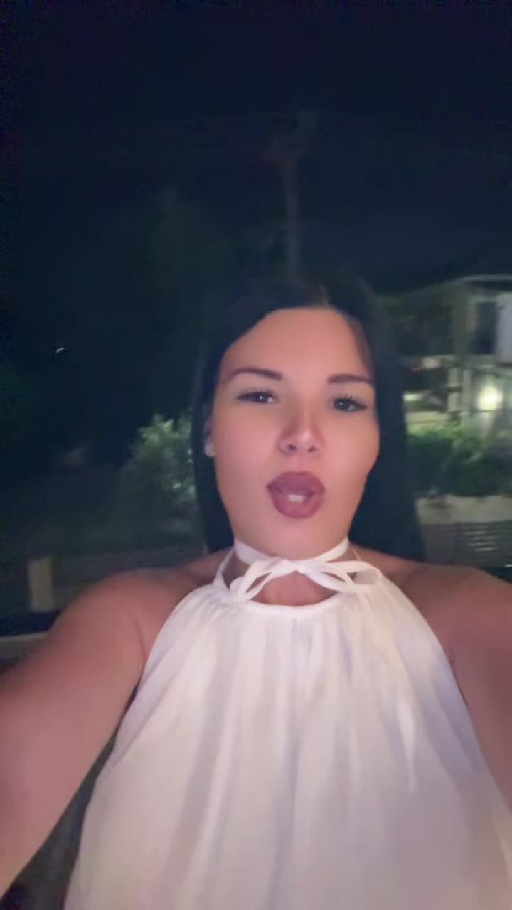 @AngelaDeMaria