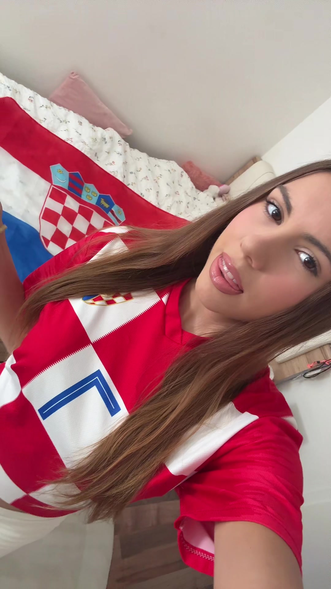 @Nela🇭🇷