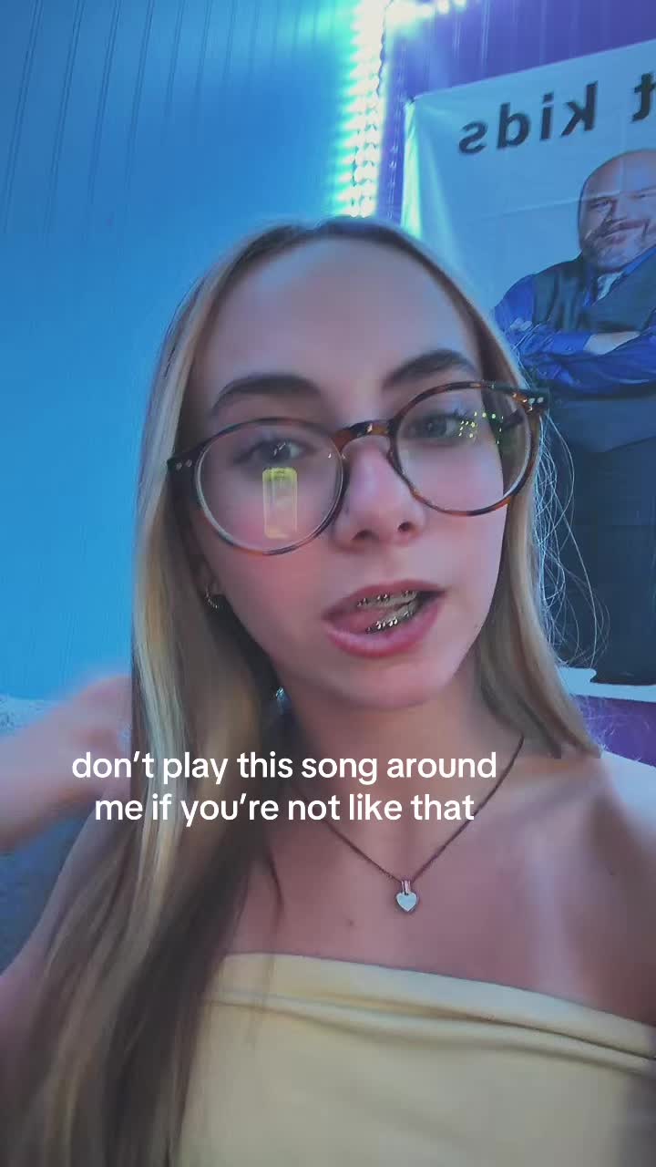 @???