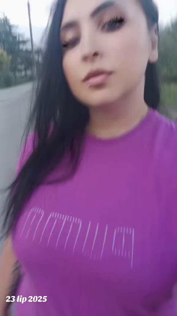 @Czoorna💋😈