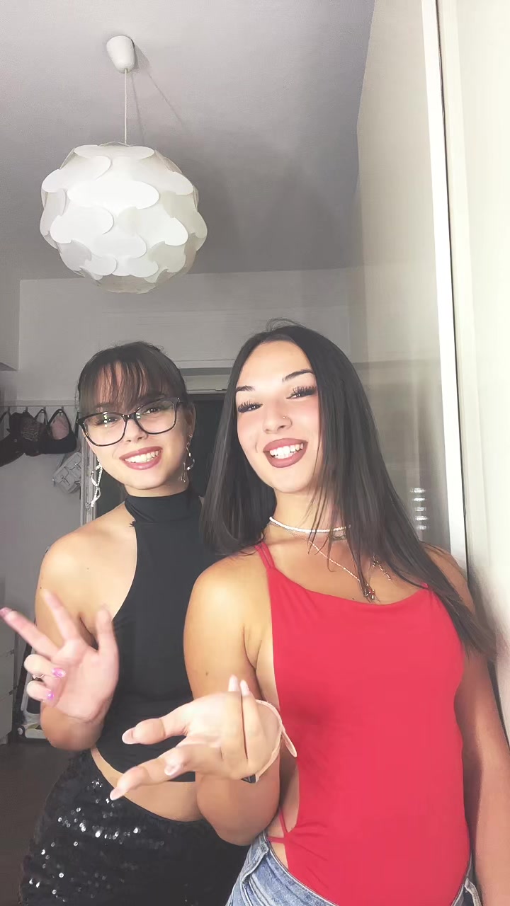 @N I K I 🥰🤗