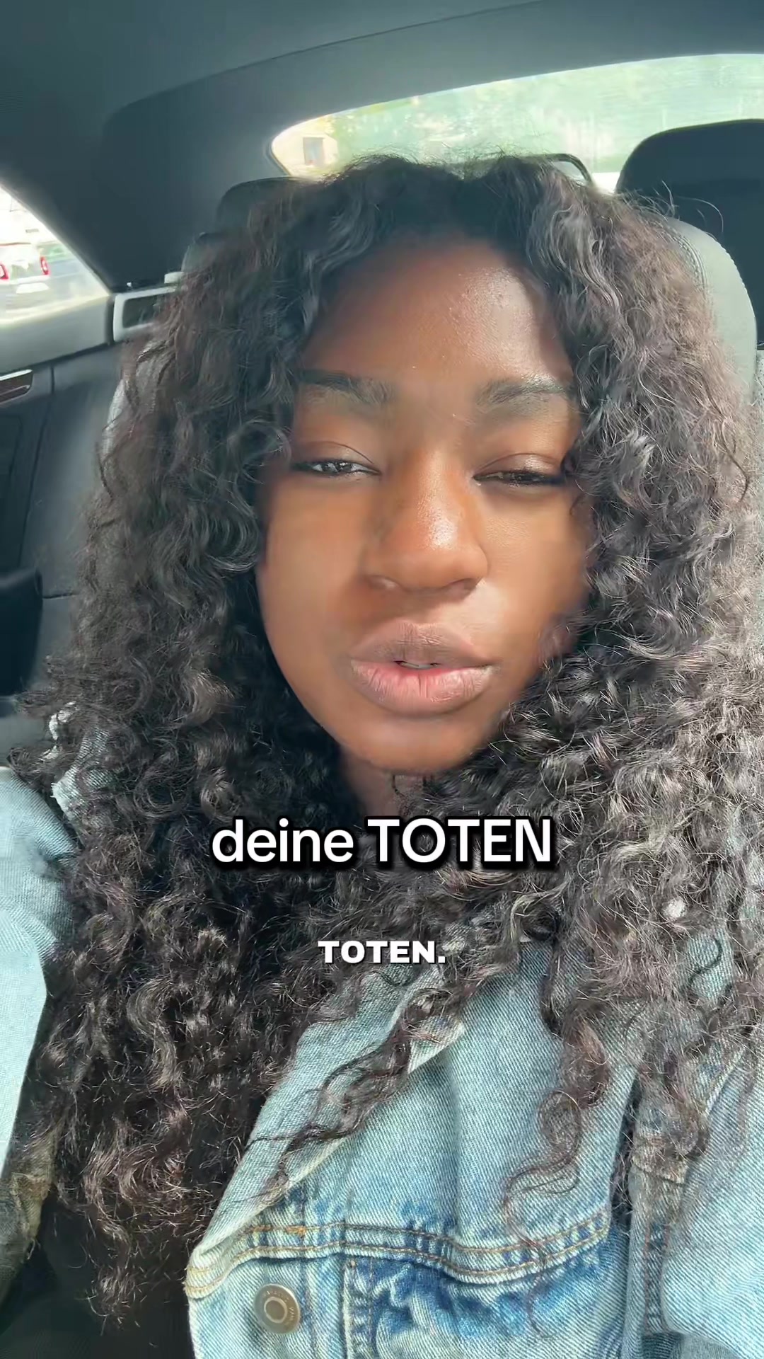 @everyonesdarling