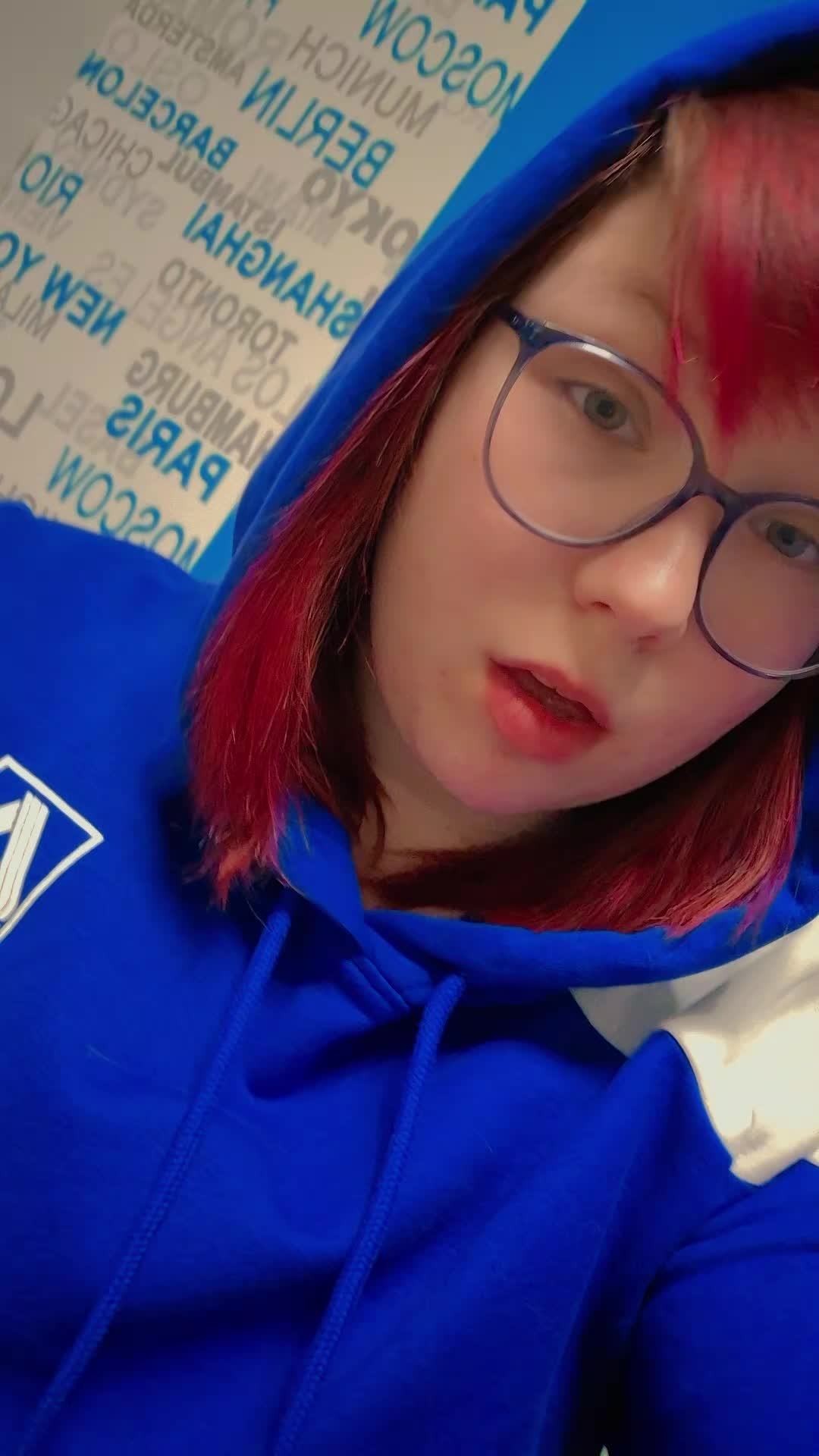 @Sarah_blue