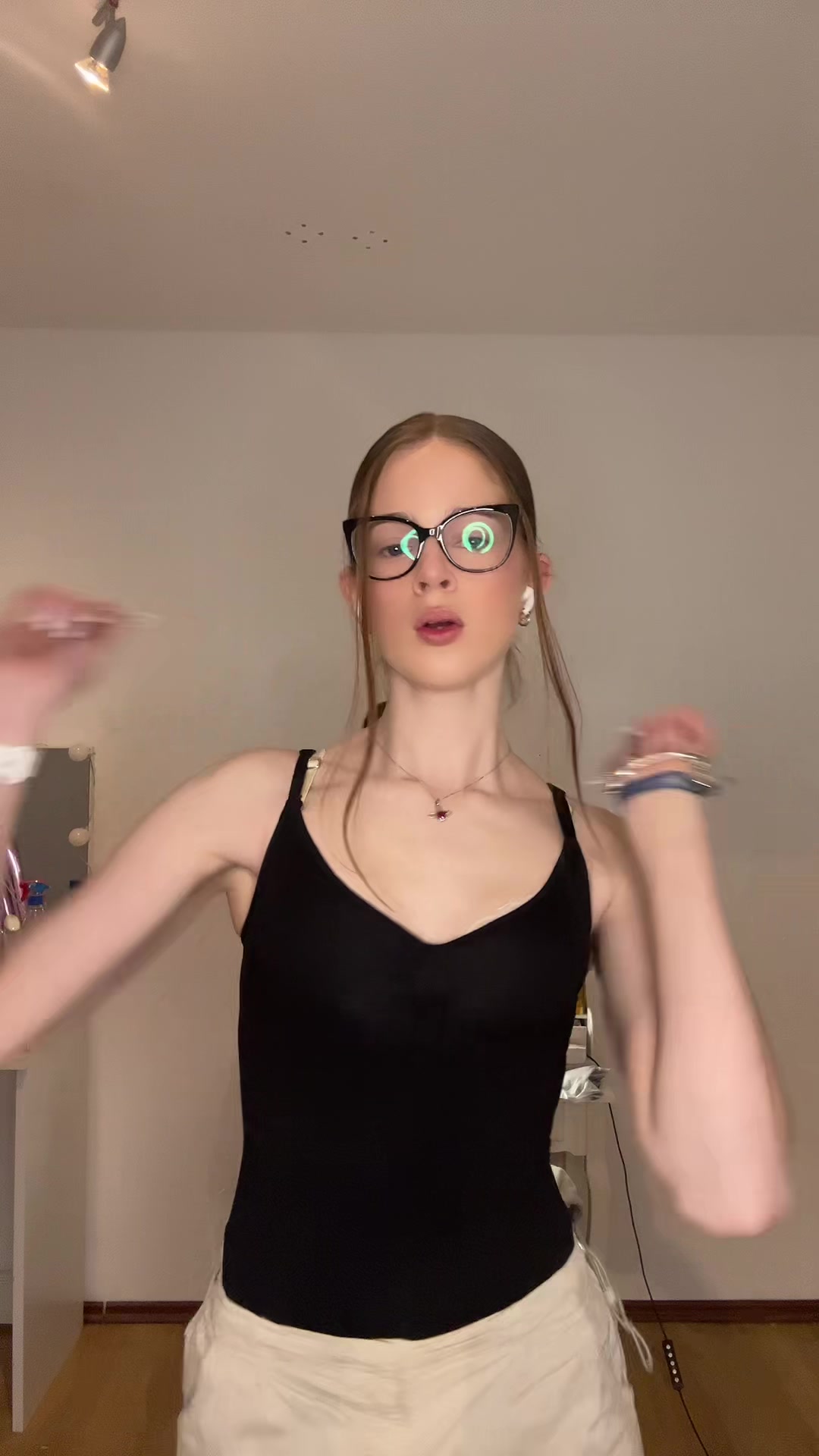 @𝓁𝒾𝓋𝒾 🎀