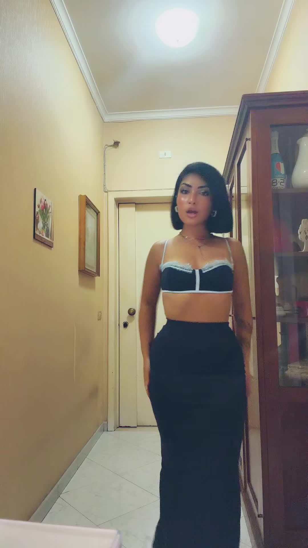 @Ilaria_
