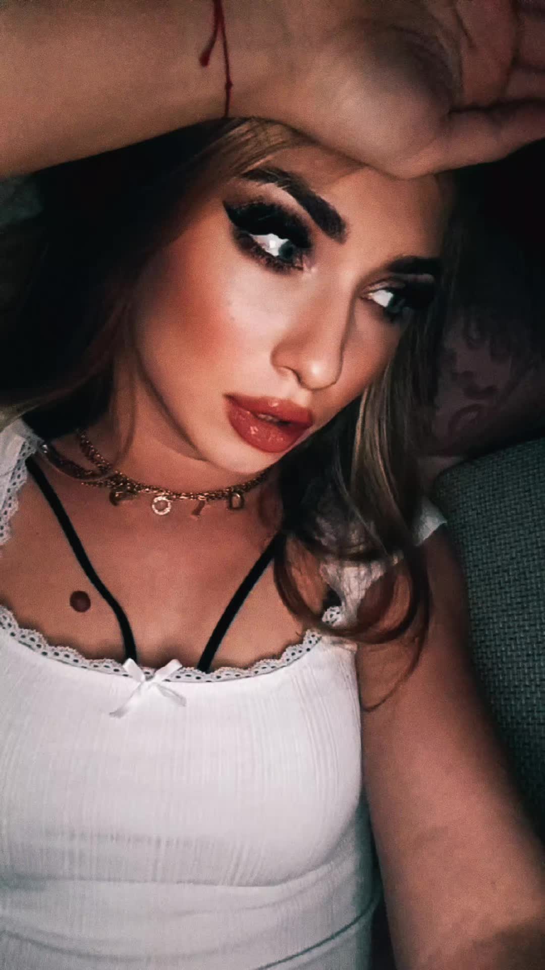 @𝓜𝔂𝓷𝓲𝓪 🦋🐭