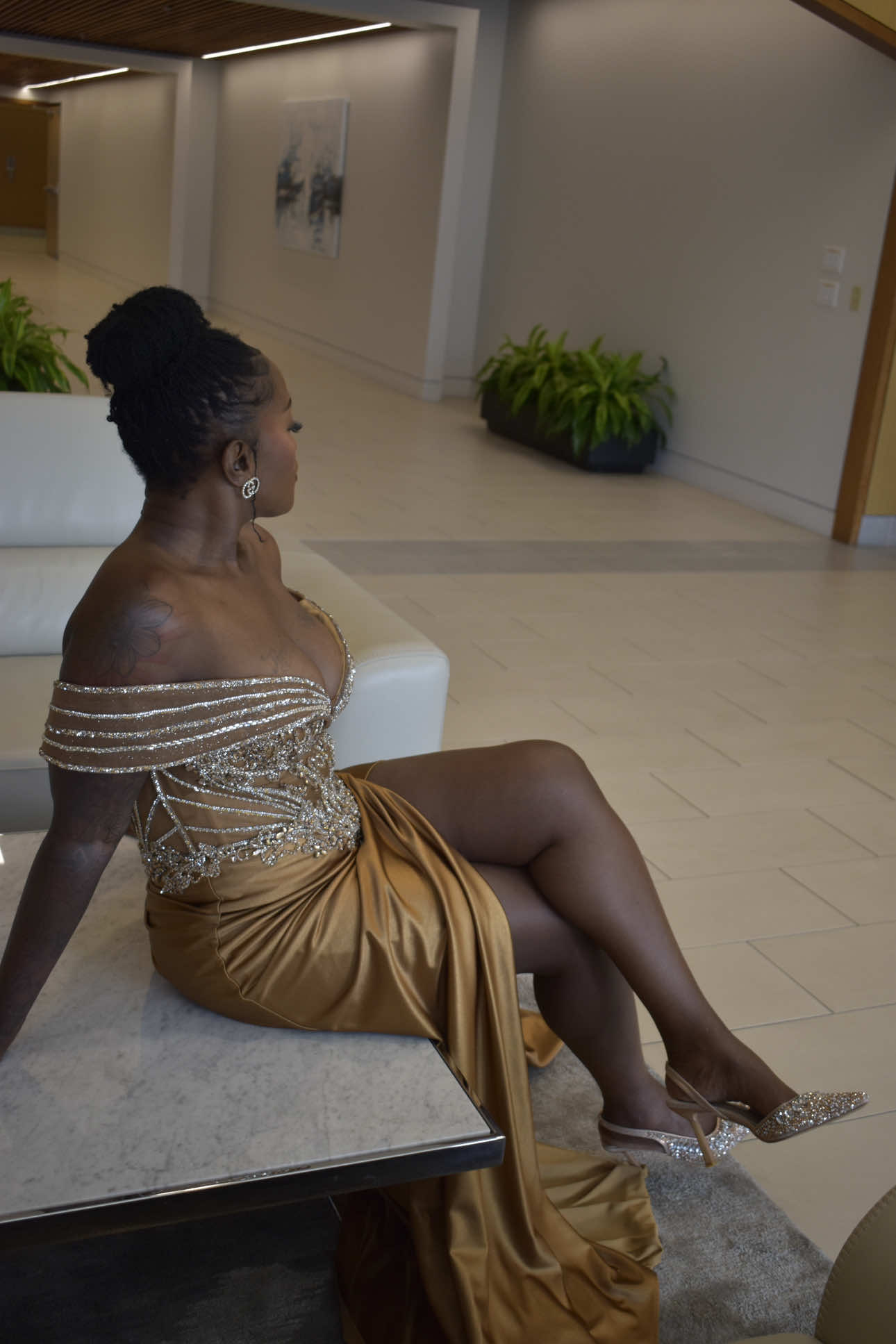 @LadyStrutGowns