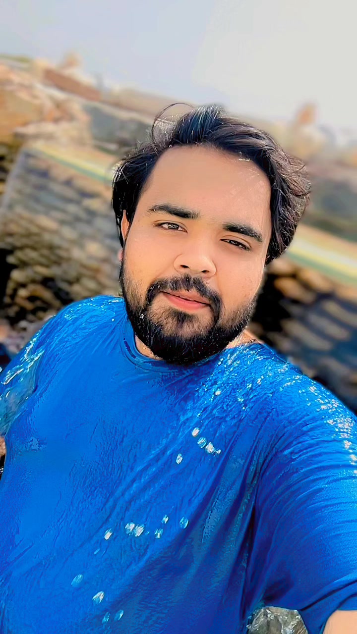 @Gumnaam🤷🏻&zwj;♂️