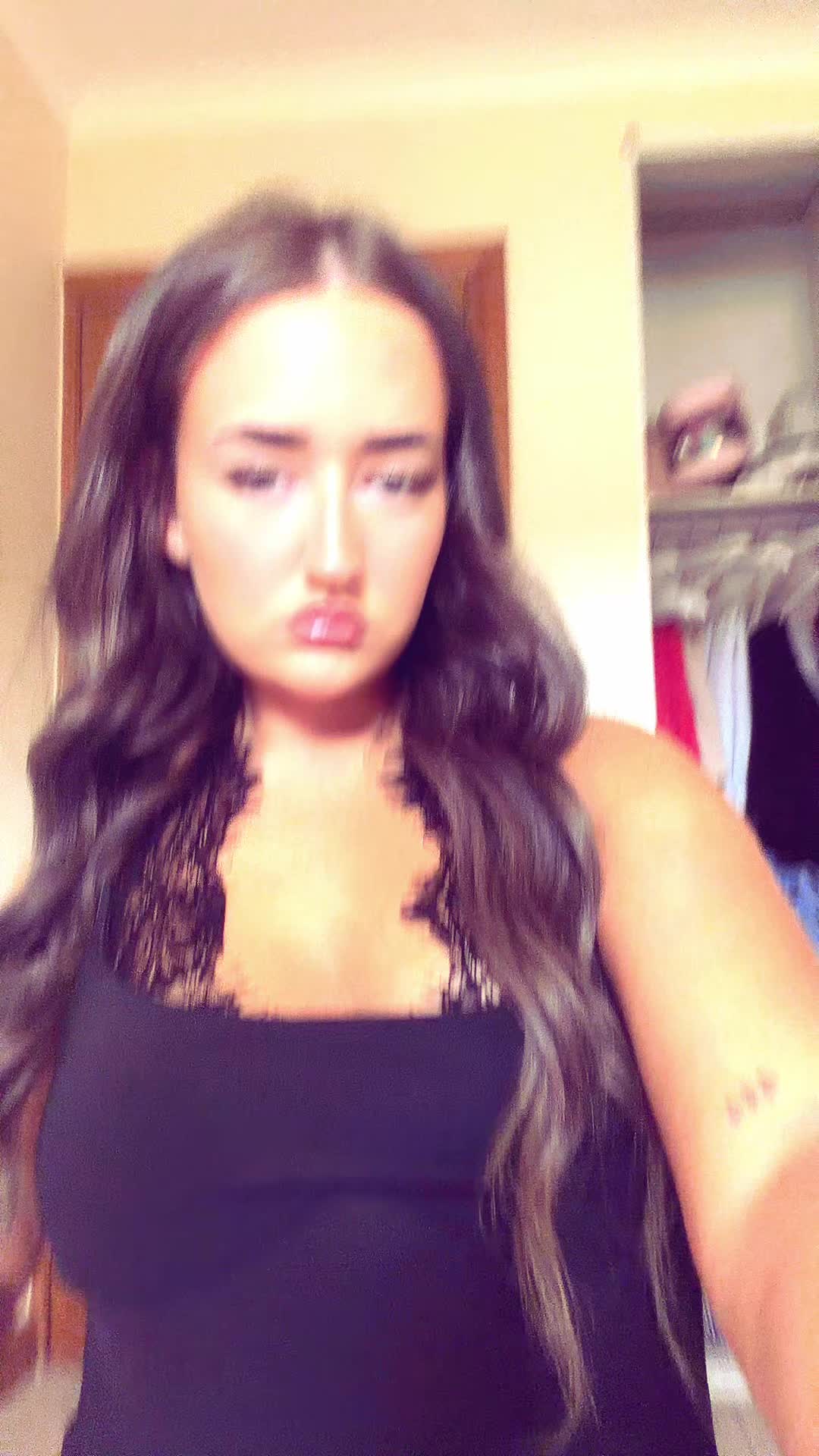 @Karisfinniganxx