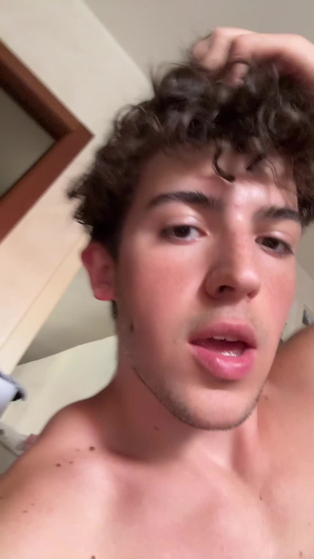 @axomirt