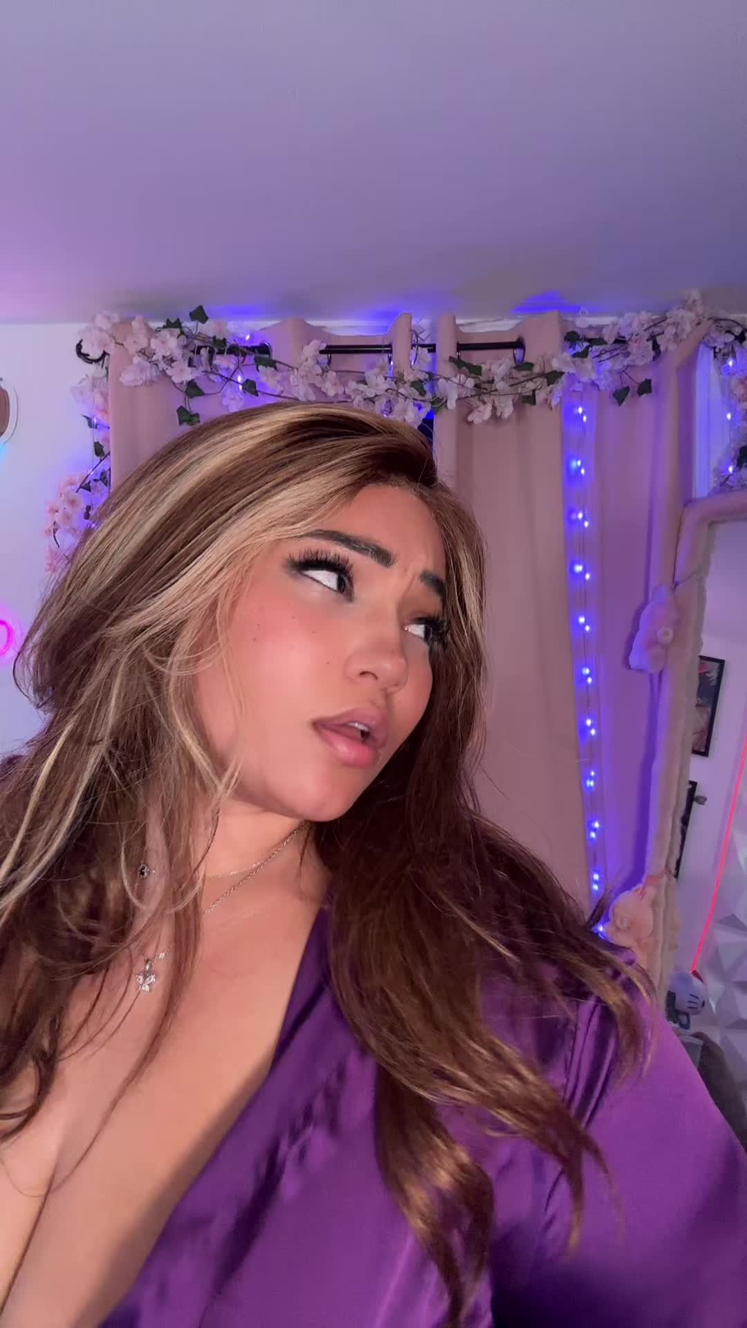 @thickwaifucat