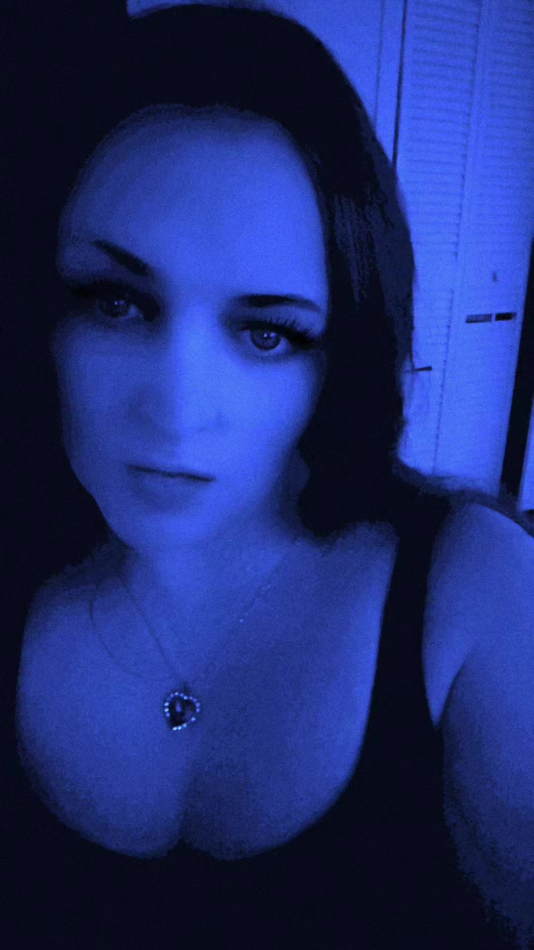 @KimCroft🧸🌹💙🎸🐋🐬🦋😈👻☘️🔥